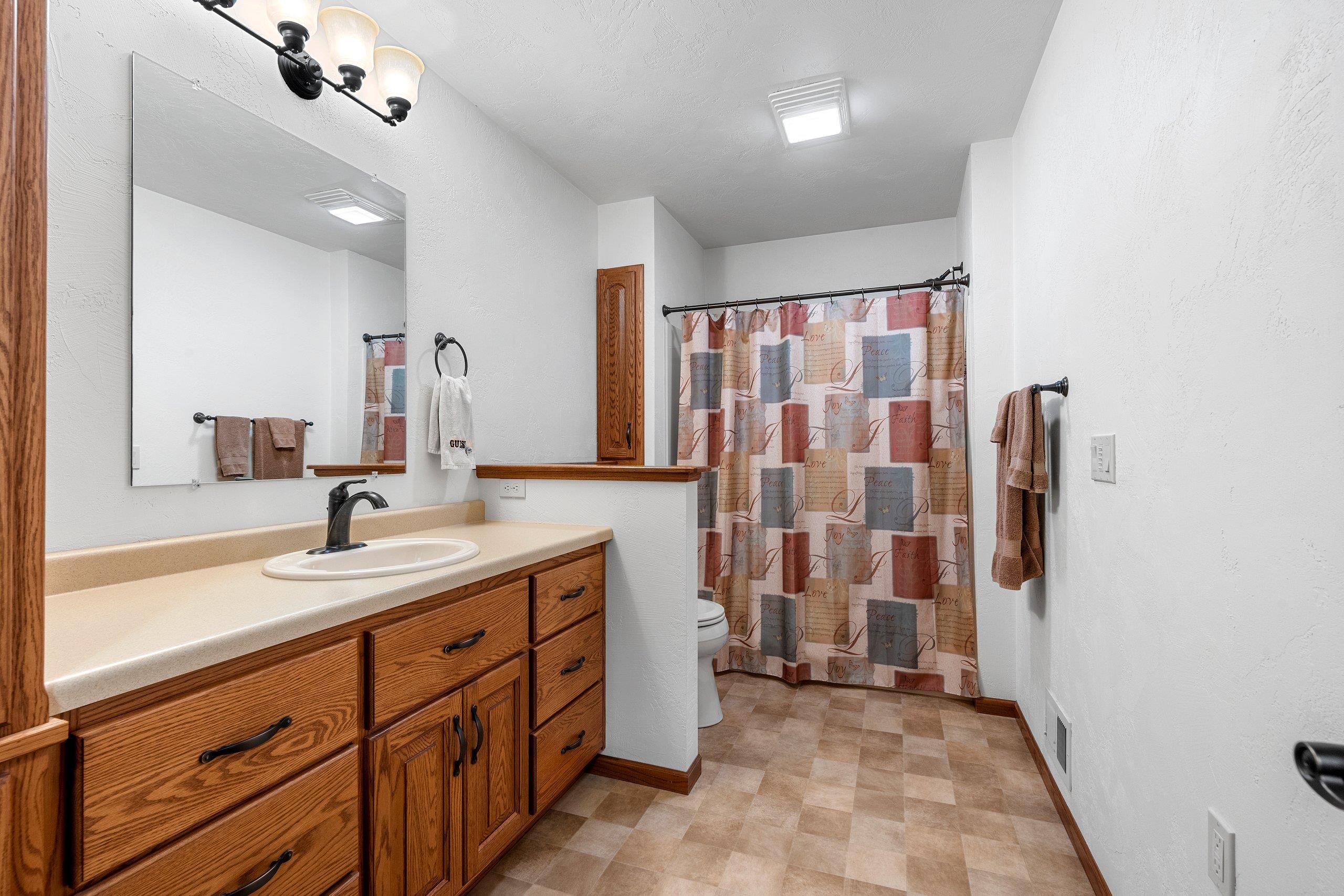 3341 Mockingbird Way Oshkosh, WI 54904 - Photo 38 of 66