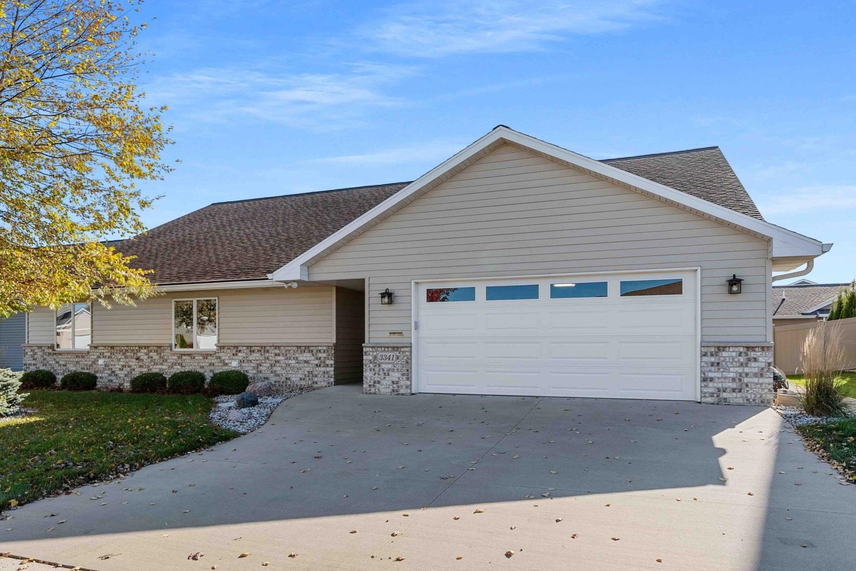 3341 Mockingbird Way Oshkosh, WI 54904 - Photo 5 of 66