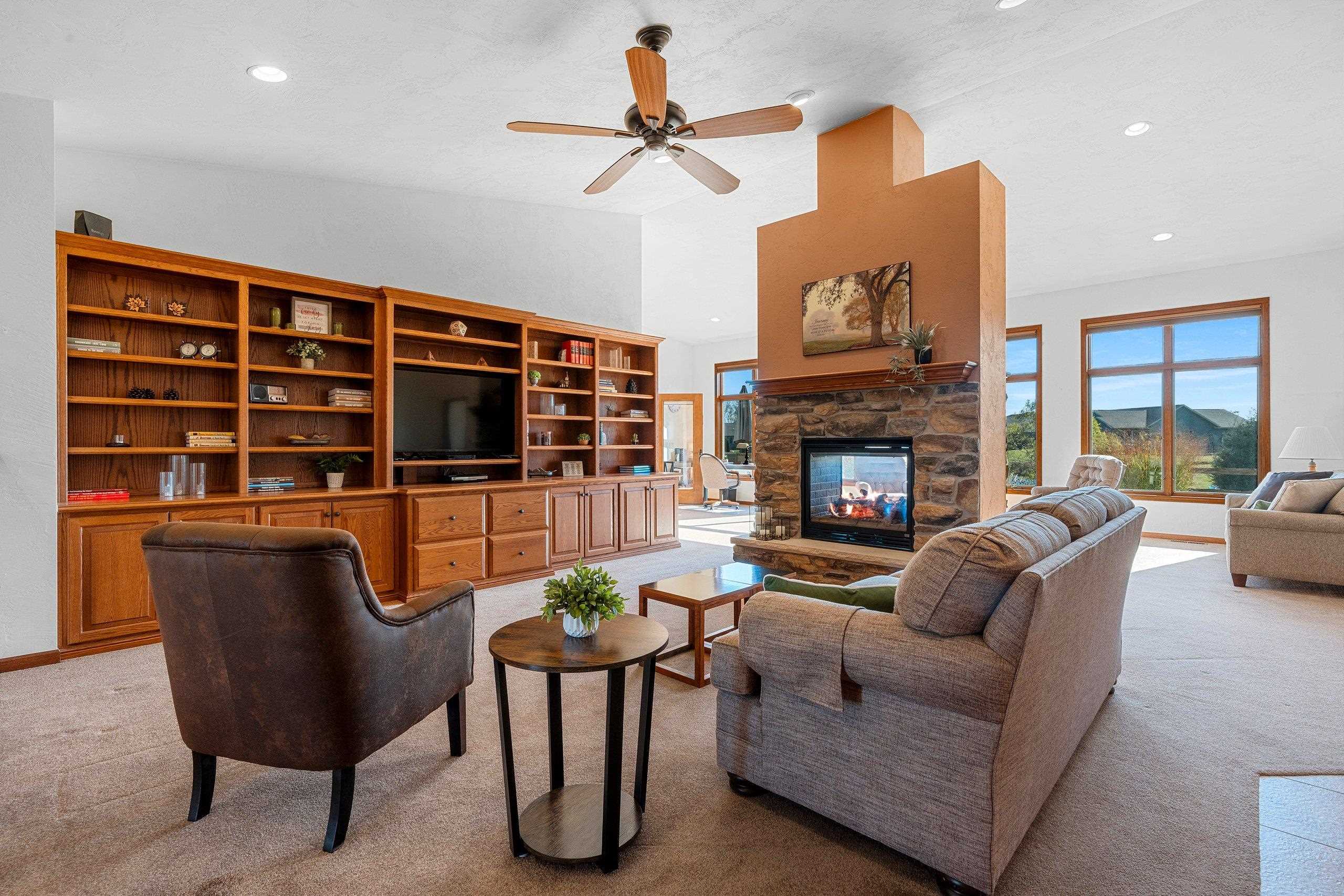 3341 Mockingbird Way Oshkosh, WI 54904 - Photo 6 of 66