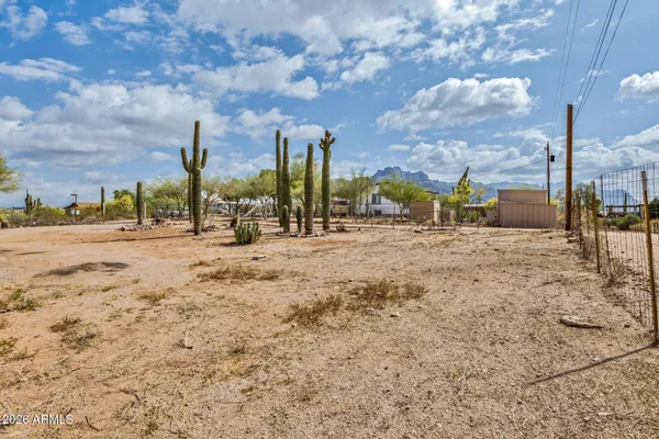 $329,000 | 251 North Starr Road, Apache Junction, AZ 85119