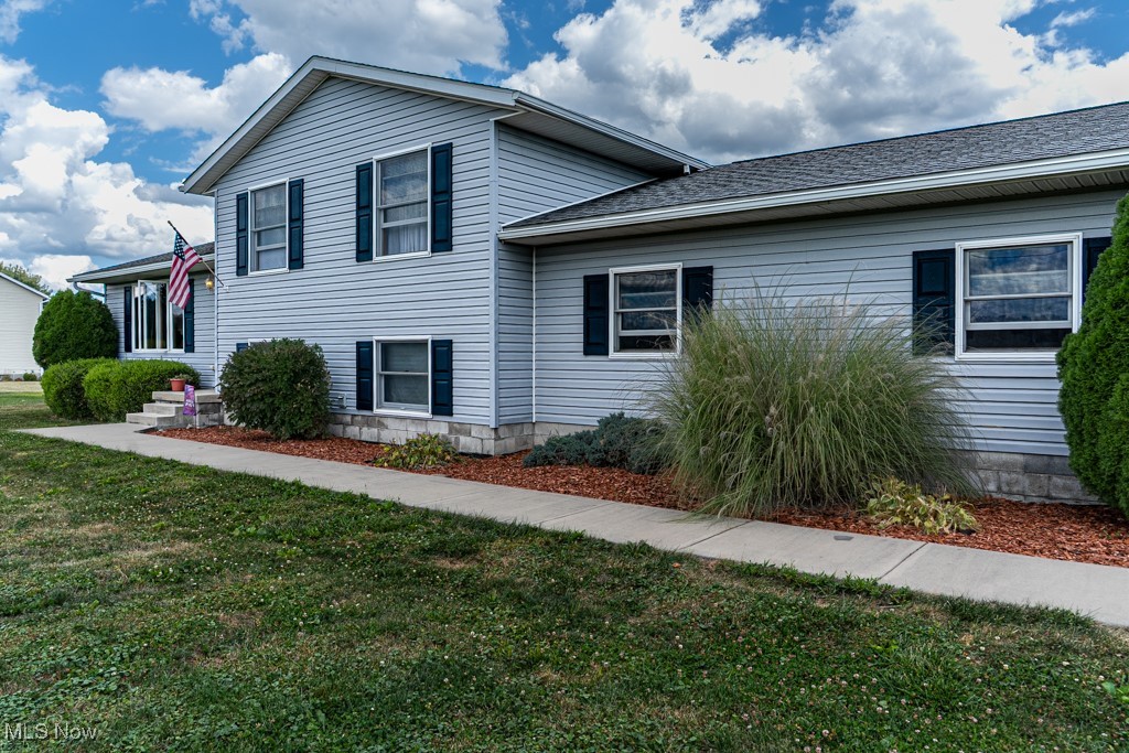 10985 Johnson Road North Benton, OH 44449 - Photo 3 of 49 Gallery Image 3