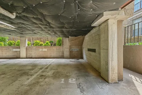 a view of a back yard