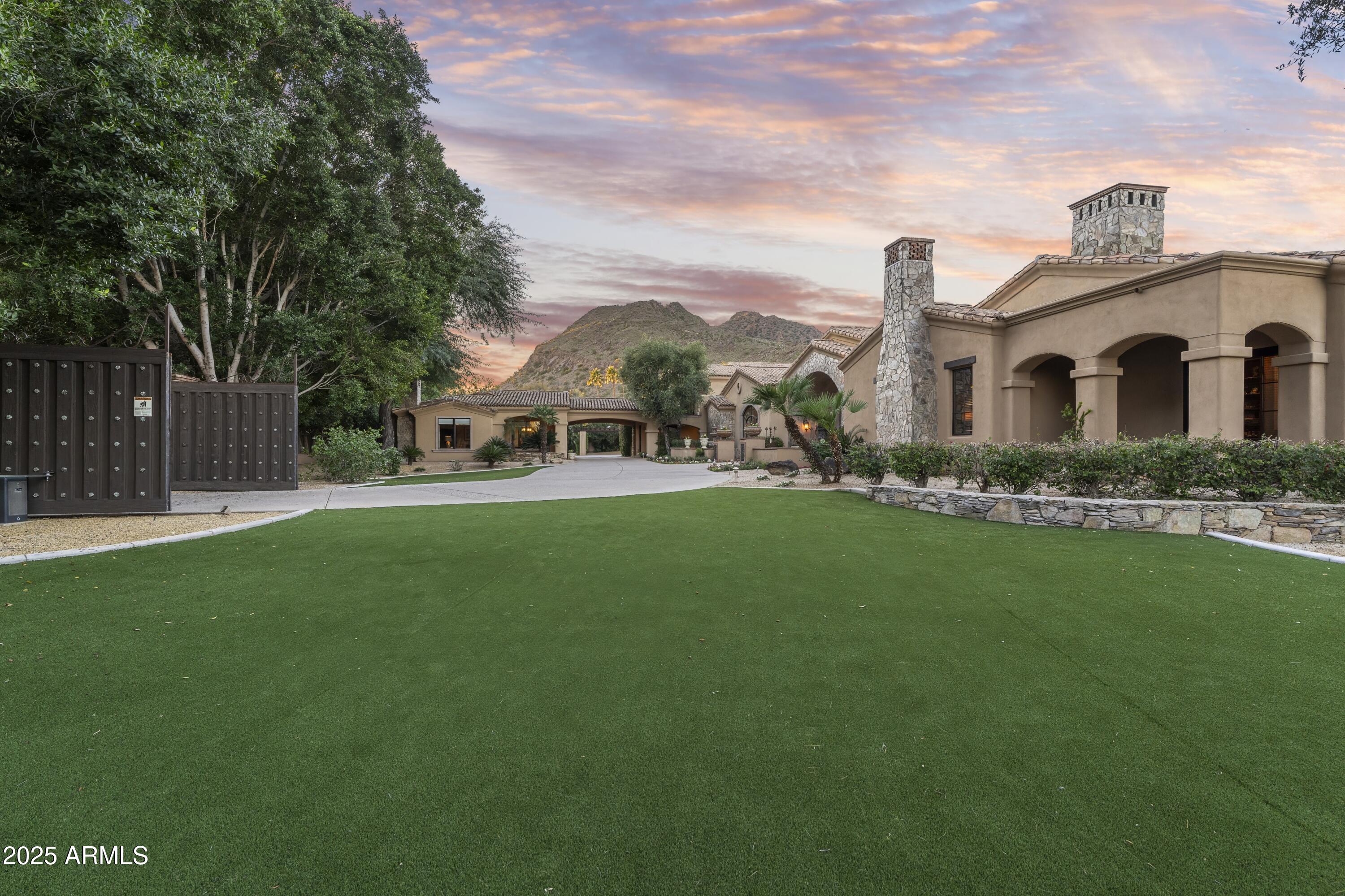 6402 East Chaparral Road Paradise Valley, AZ 85253 - Photo 113 of 125 a house view with garden space