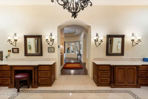 $10,495,000 | 6402 East Chaparral Road, Paradise Valley, AZ 85253