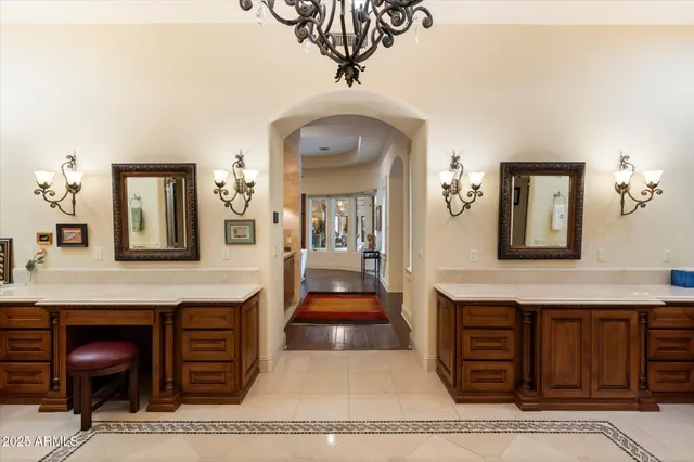 $10,495,000 | 6402 East Chaparral Road, Paradise Valley, AZ 85253