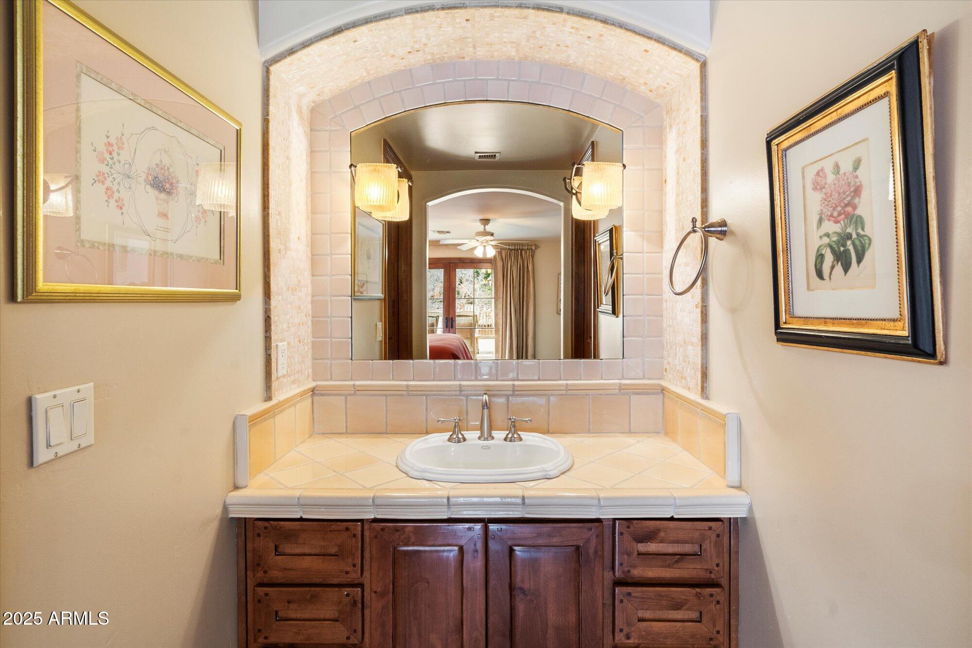 6402 East Chaparral Road Paradise Valley, AZ 85253 - Photo 71 of 125 070-Bathroom