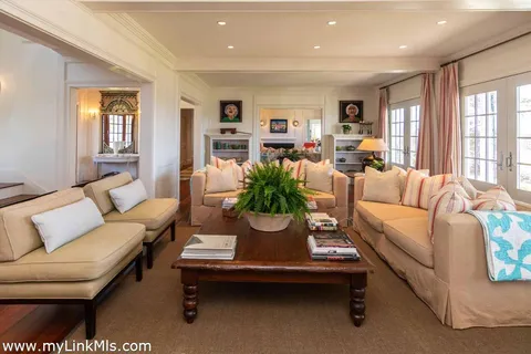 $9,995,000 | 25 Lelands Path, Edgartown, MA 02539