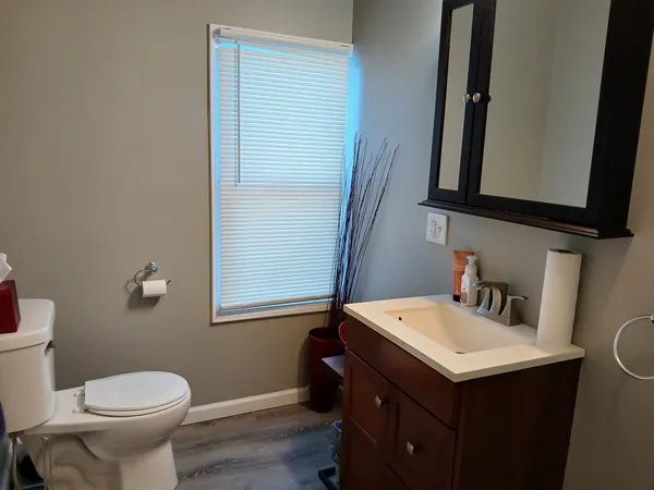 $1,295 | 496 Edwards Avenue, LaSalle, IL 61301