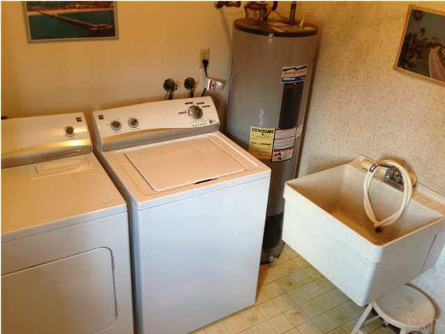 7495 Gunter Road Pensacola, FL 32526 - Photo 21 of 25 Inside Laundry room - washer and dryer will stay with the home.