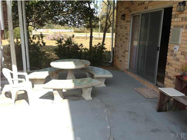 7495 Gunter Road Pensacola, FL 32526 - Photo 23 of 25 Covered patio