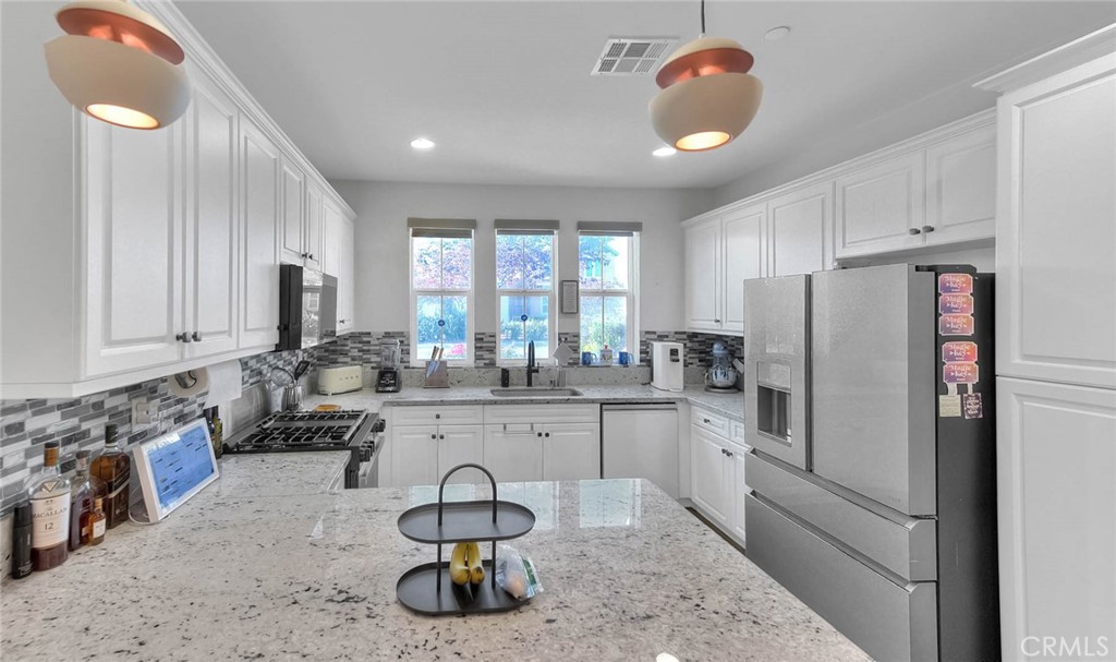 5926 Ginger Drive Eastvale, CA 92880 - Photo 8 of 67