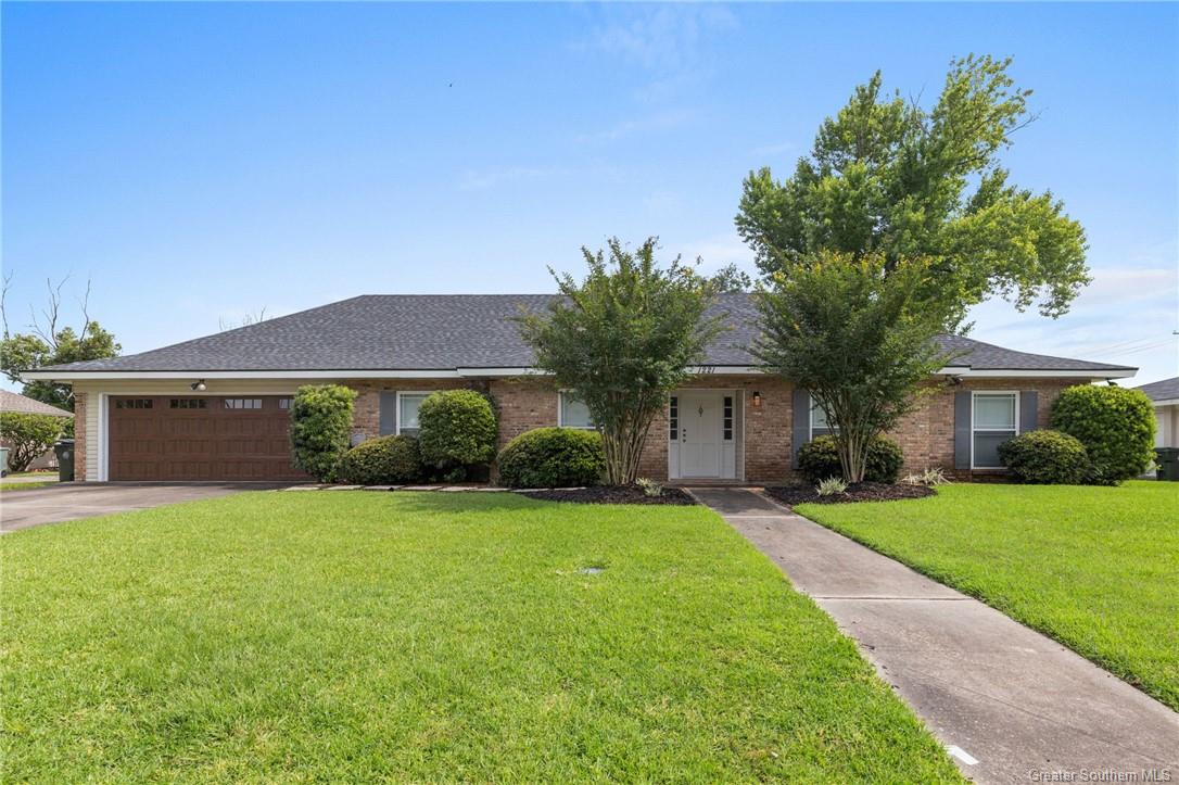 1221 North Bayou Wood Dr