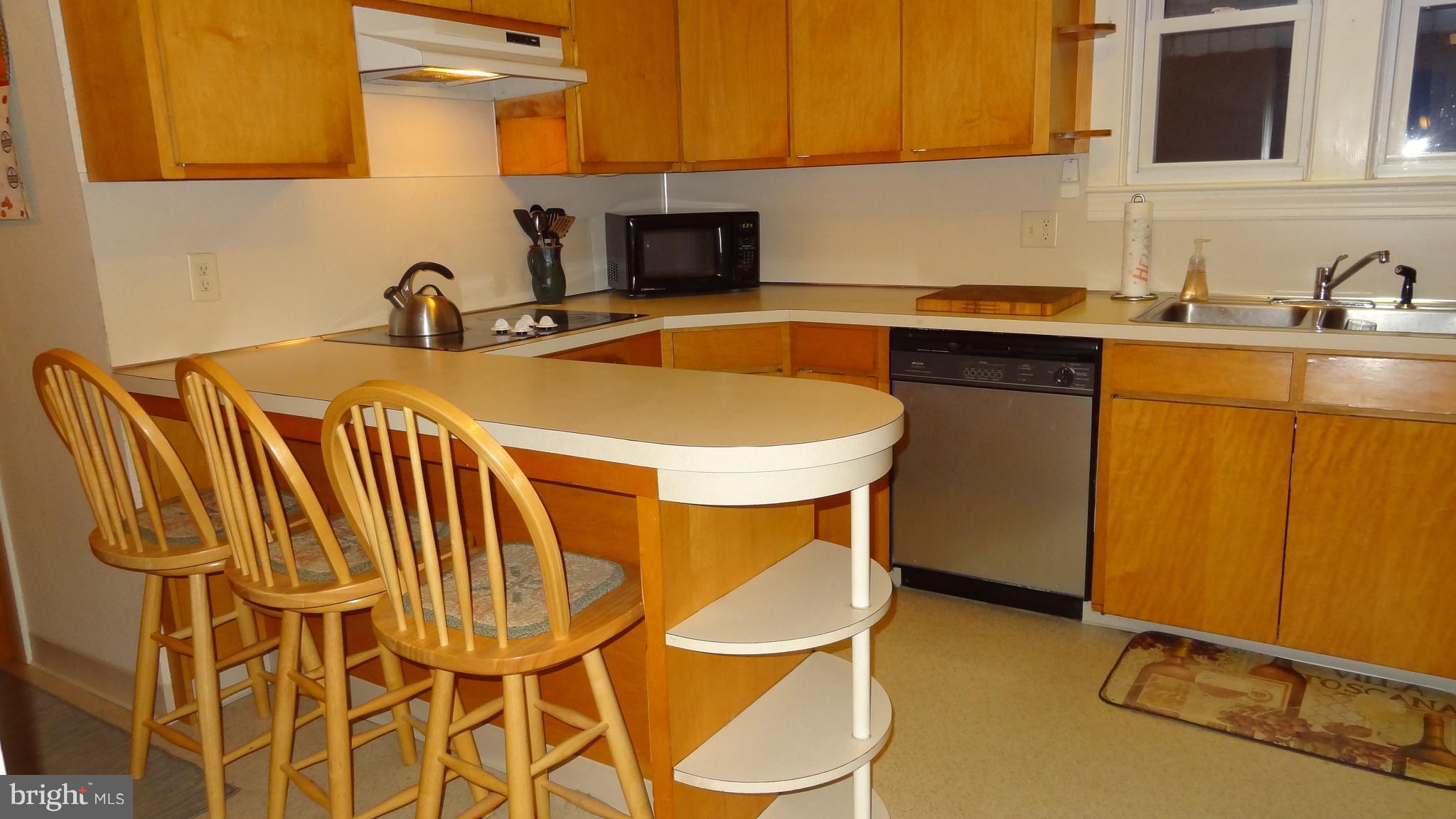 4708 East Prospect Road York, PA 17406 - Photo 7 of 21 Breakfast Bar