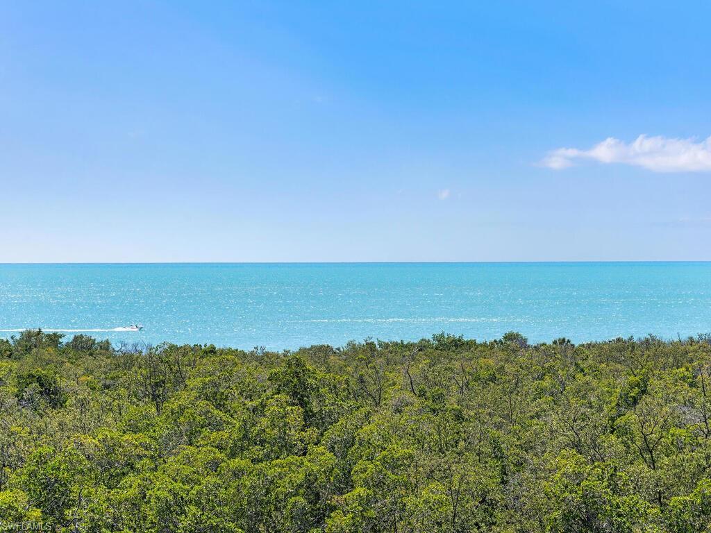 Panoramic Gulf and Sunset Views from this2 bedroom + den residence