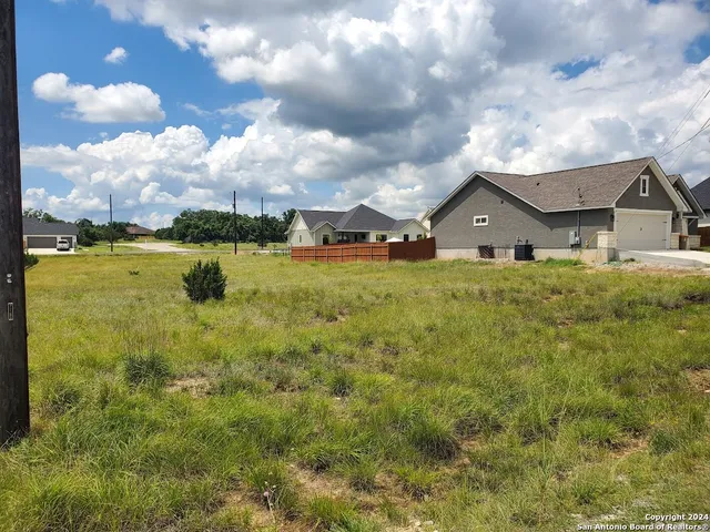 $77,500 | 118 Warren Wallace, Blanco, TX 78606