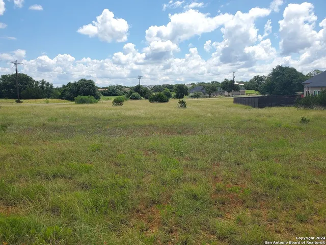 $77,500 | 118 Warren Wallace, Blanco, TX 78606