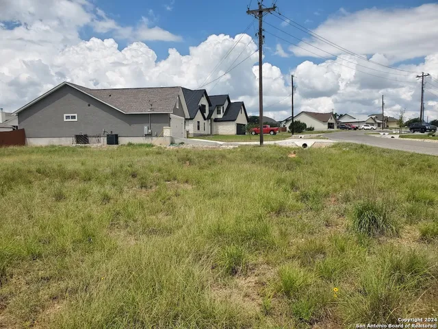 $77,500 | 118 Warren Wallace, Blanco, TX 78606