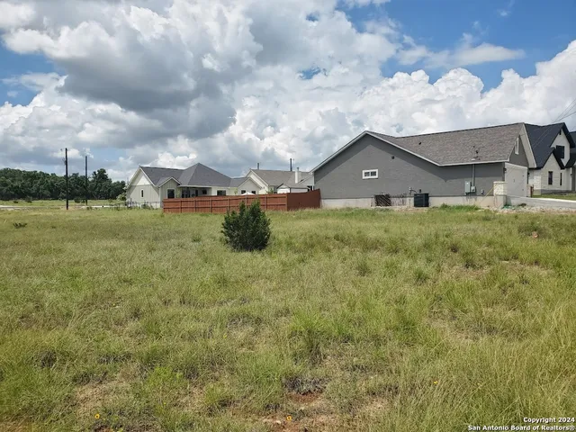 $77,500 | 118 Warren Wallace, Blanco, TX 78606