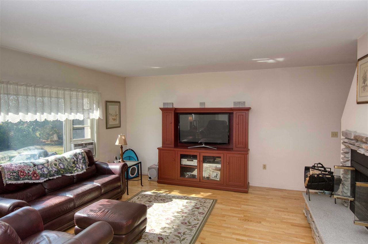 1 Old Robinson Road, Unit B Hudson, NH 03051 - Photo 3 of 12