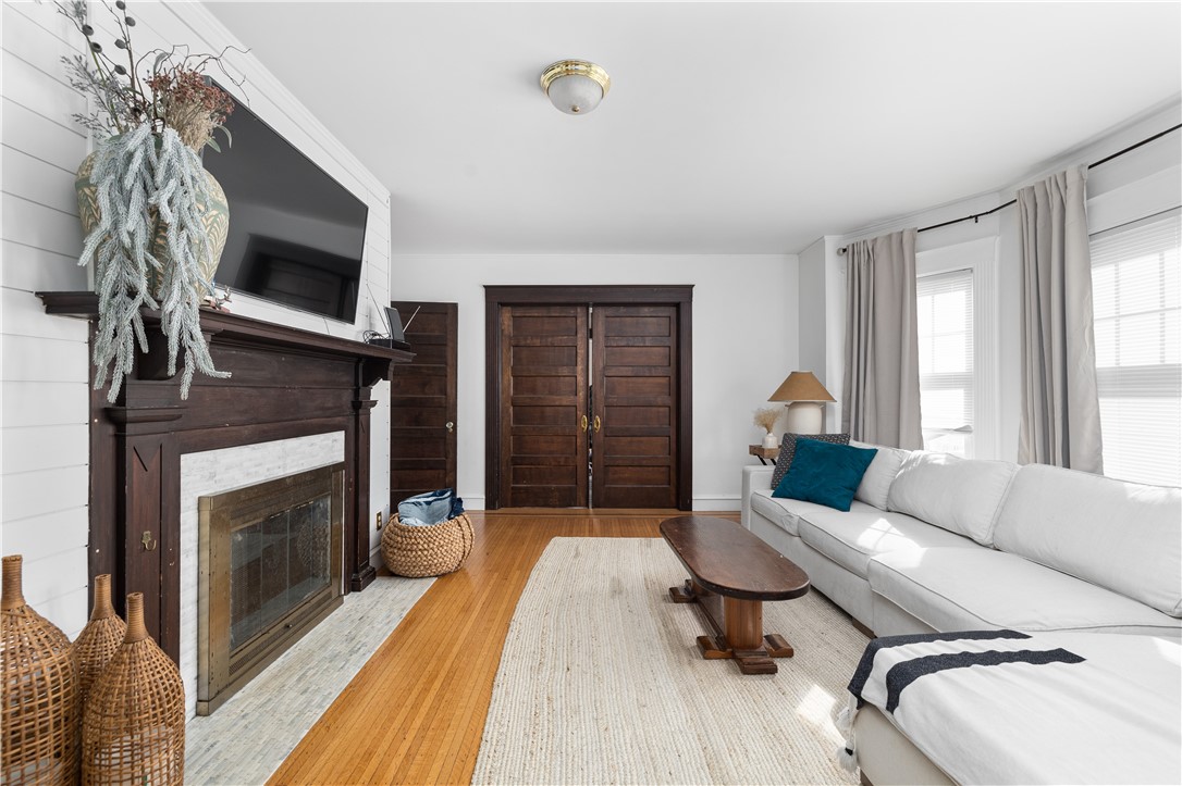 35 Lyon Street Pawtucket, RI 02860 - Photo 25 of 48 Living Room