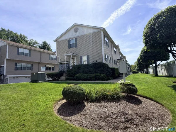 $3,000 | 5 Rockland Road, Unit B4, Norwalk, CT 06854