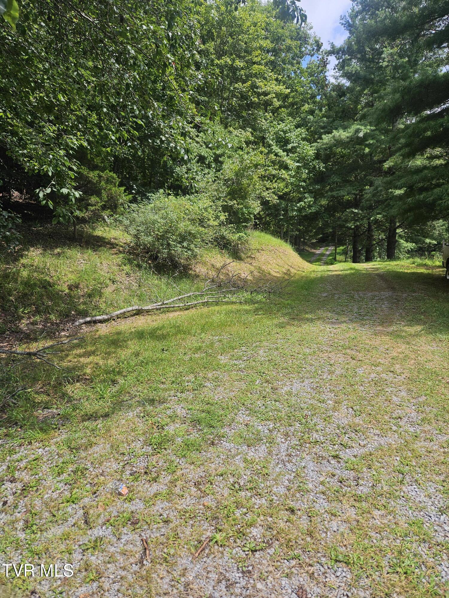 4916 Jasper Road Duffield, VA 24244 - Photo 26 of 31 20250808_123830