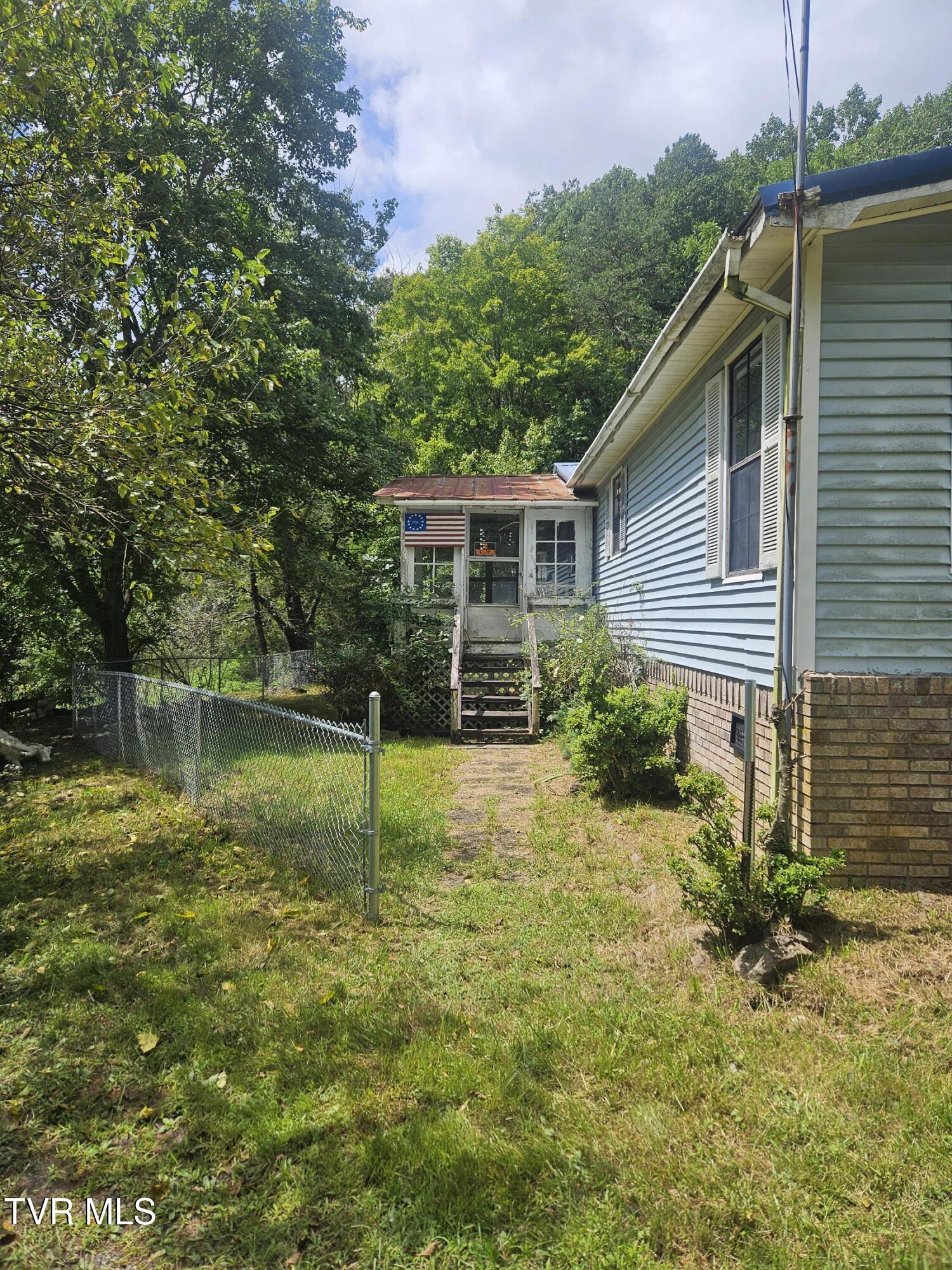 4916 Jasper Road Duffield, VA 24244 - Photo 3 of 31 20250808_123907