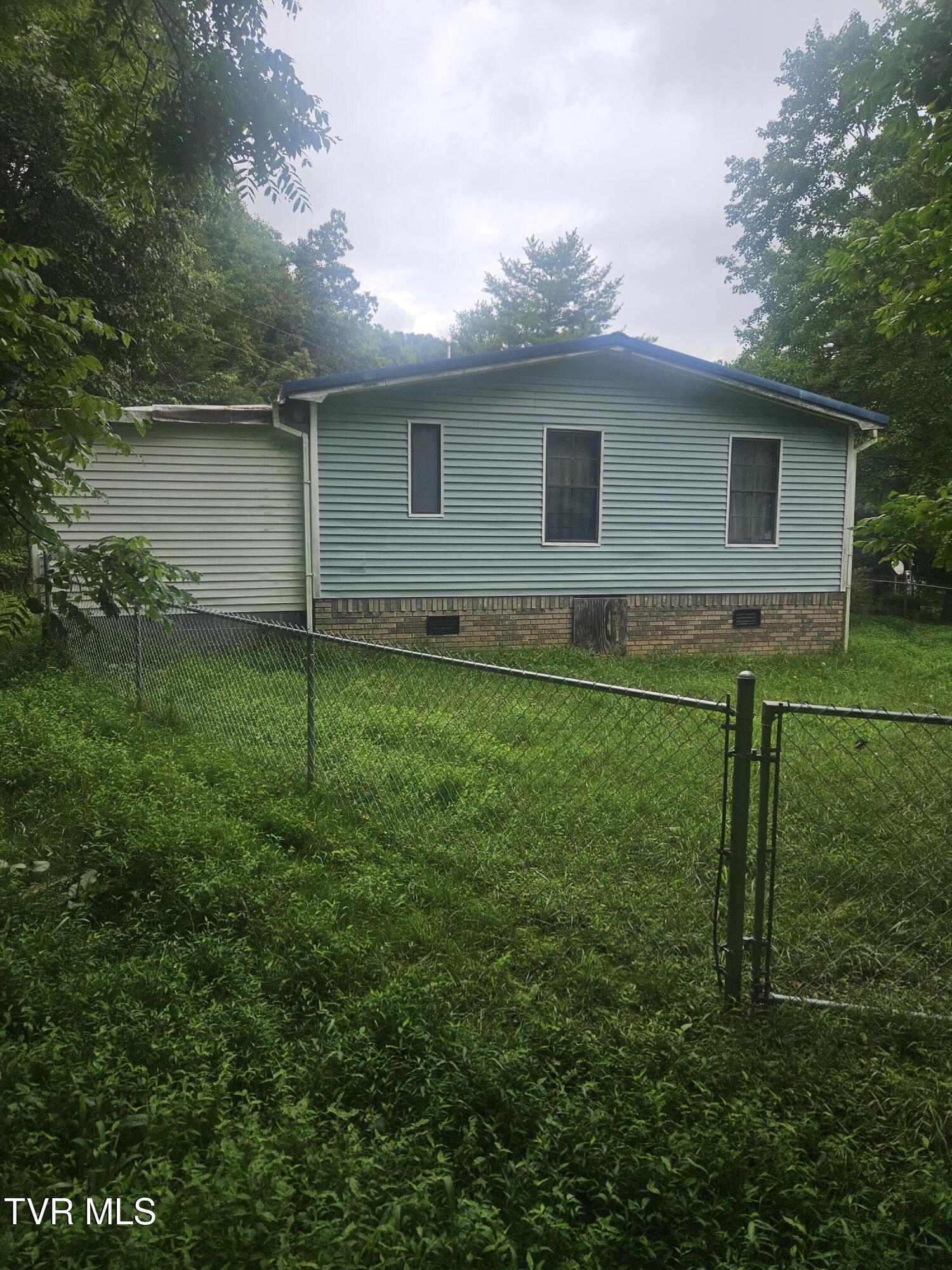 4916 Jasper Road Duffield, VA 24244 - Photo 5 of 31 20250802_115122