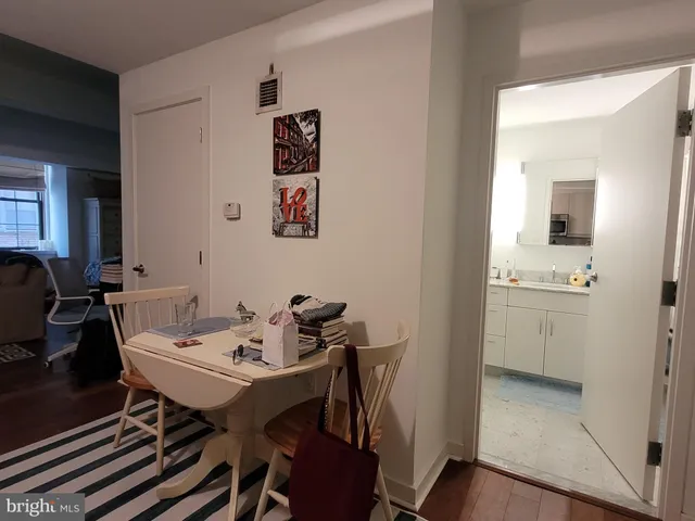 $1,850 | 219-29 South 18th Street, Unit 405A, Philadelphia, PA 19103