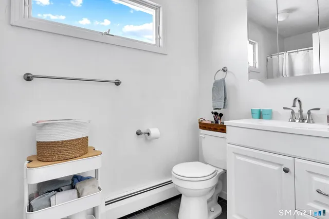 $559,900 | 22 Harnish Lane, Wallingford, CT 06492