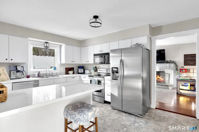 $559,900 | 22 Harnish Lane, Wallingford, CT 06492