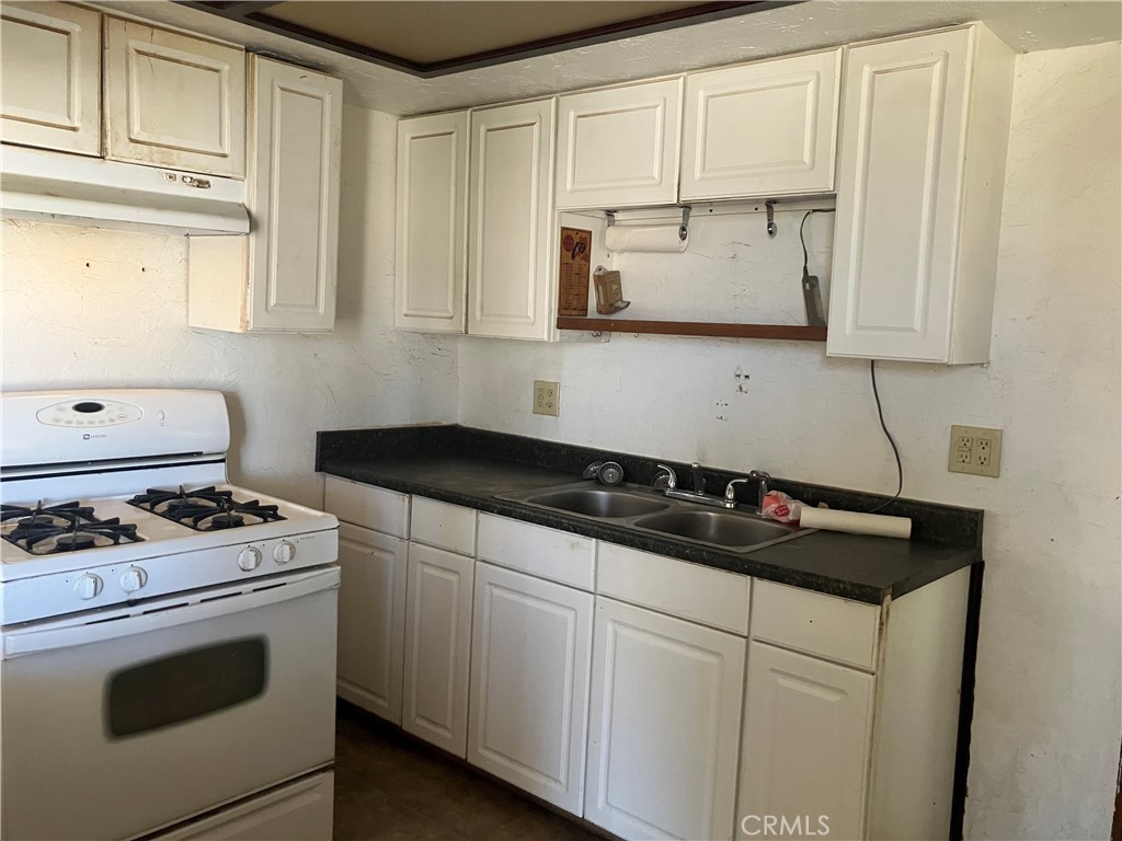 21989 Widgeon Road Apple Valley, CA 92307 - Photo 5 of 11