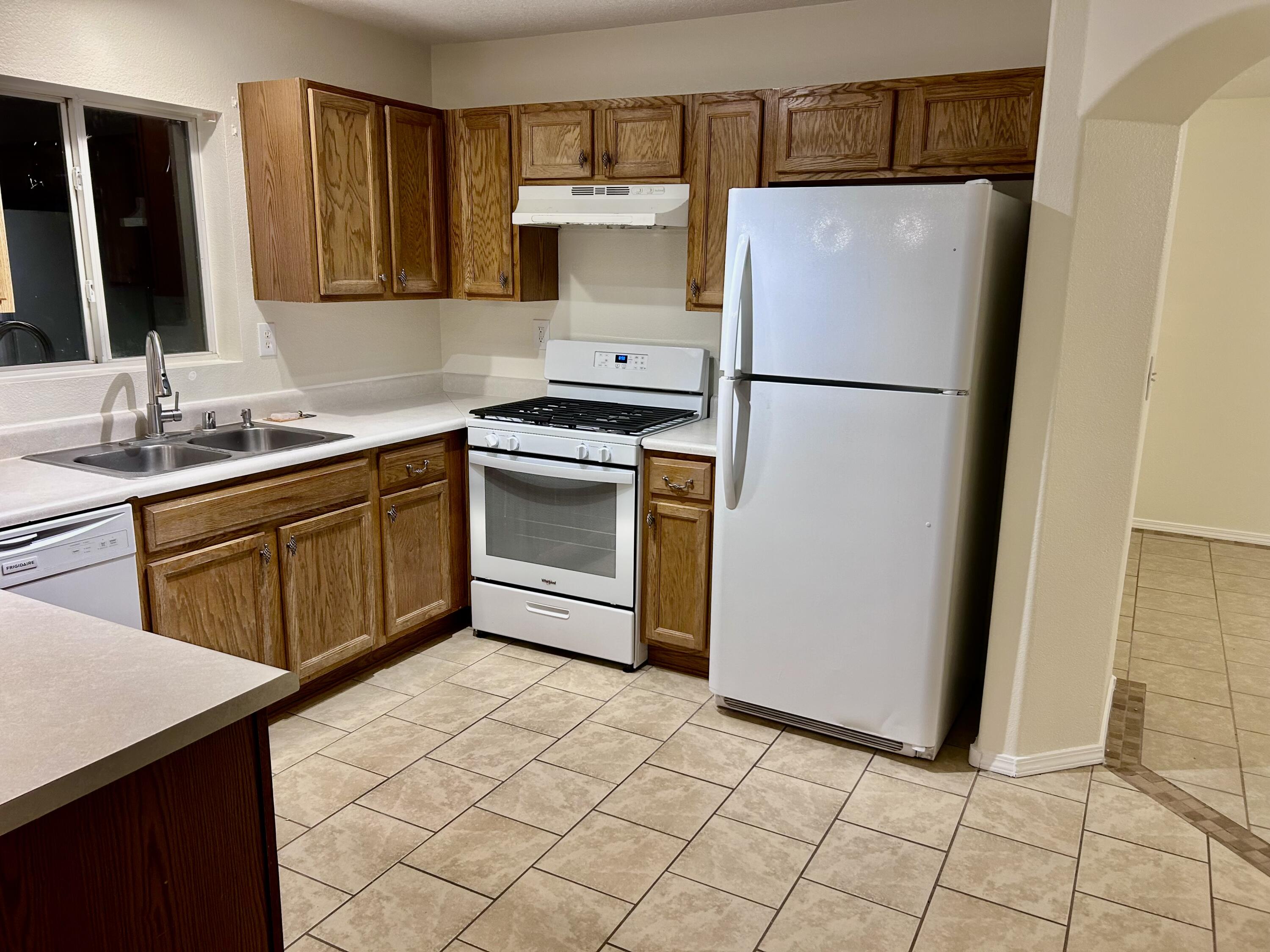 6137 Vaughn Drive Northeast Rio Rancho, NM 87144 - Photo 2 of 10 Gallery Image 2