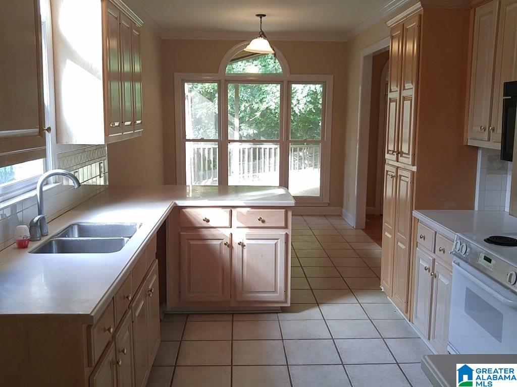 103 Royal Place Pelham, AL 35124 - Photo 3 of 20