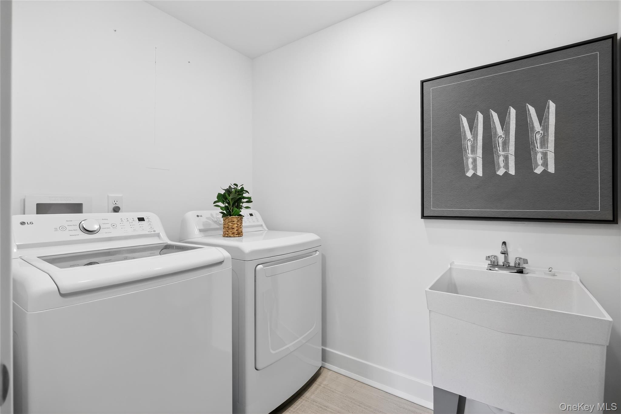 101 Pine Ridge Road Tuxedo Park, NY 10987 - Photo 13 of 26 Laundry room on the second floor.