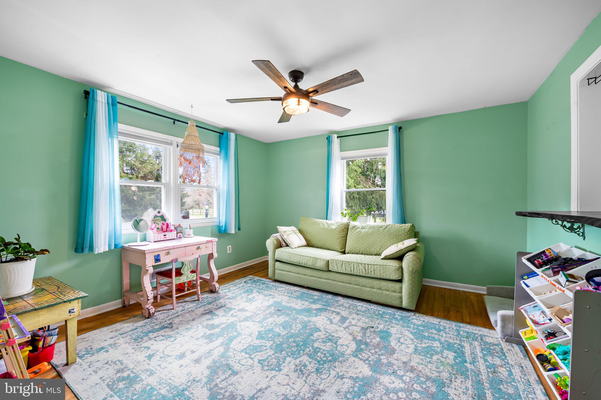 5617 Allender Road White Marsh, MD 21162 - Photo 15 of 32 Bright and inviting green retreat.