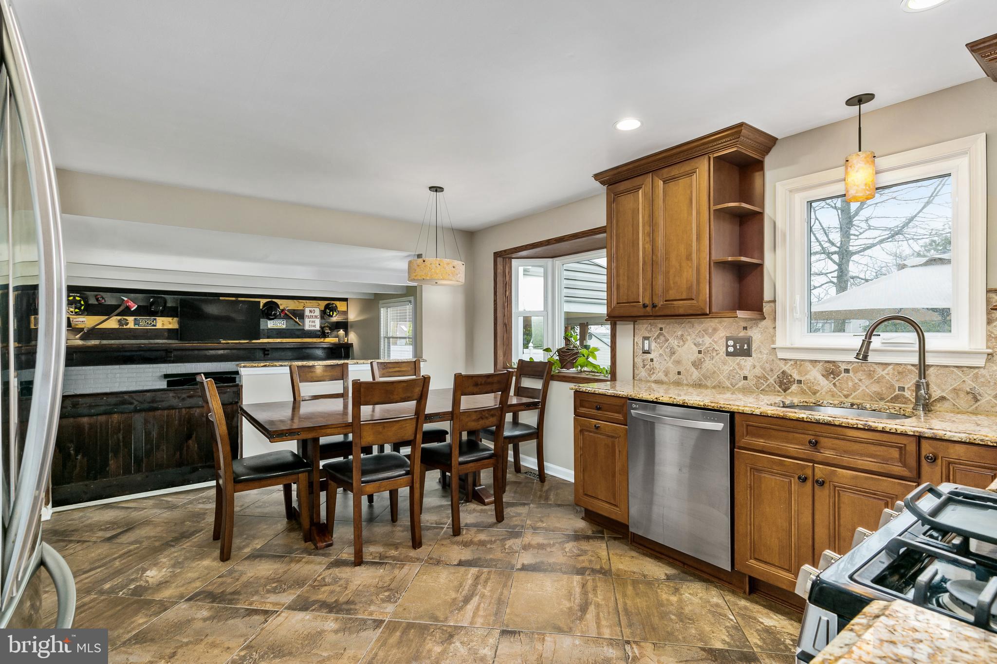 219 Sharrow Vale Road Delran, NJ 08075 - Photo 11 of 32