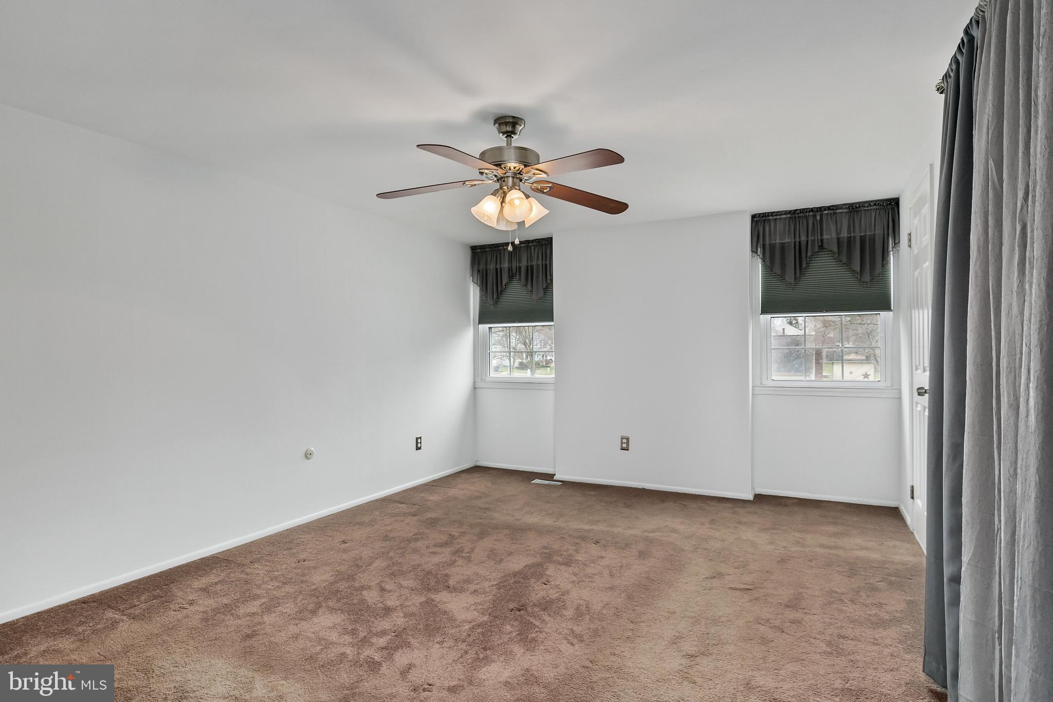 219 Sharrow Vale Road Delran, NJ 08075 - Photo 20 of 32