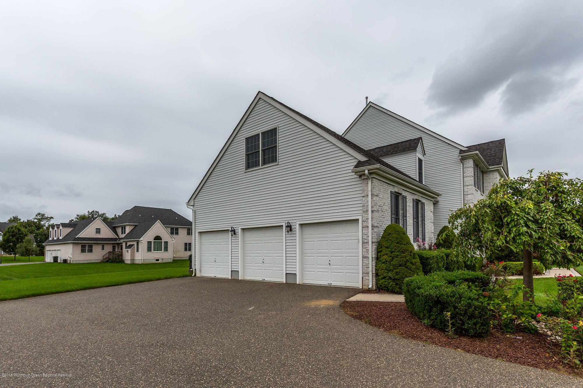 9 Hanging Rock Road Freehold, NJ 07728 - Photo 8 of 69 006_9_Hanging_Rock_Road_243233_372299 -