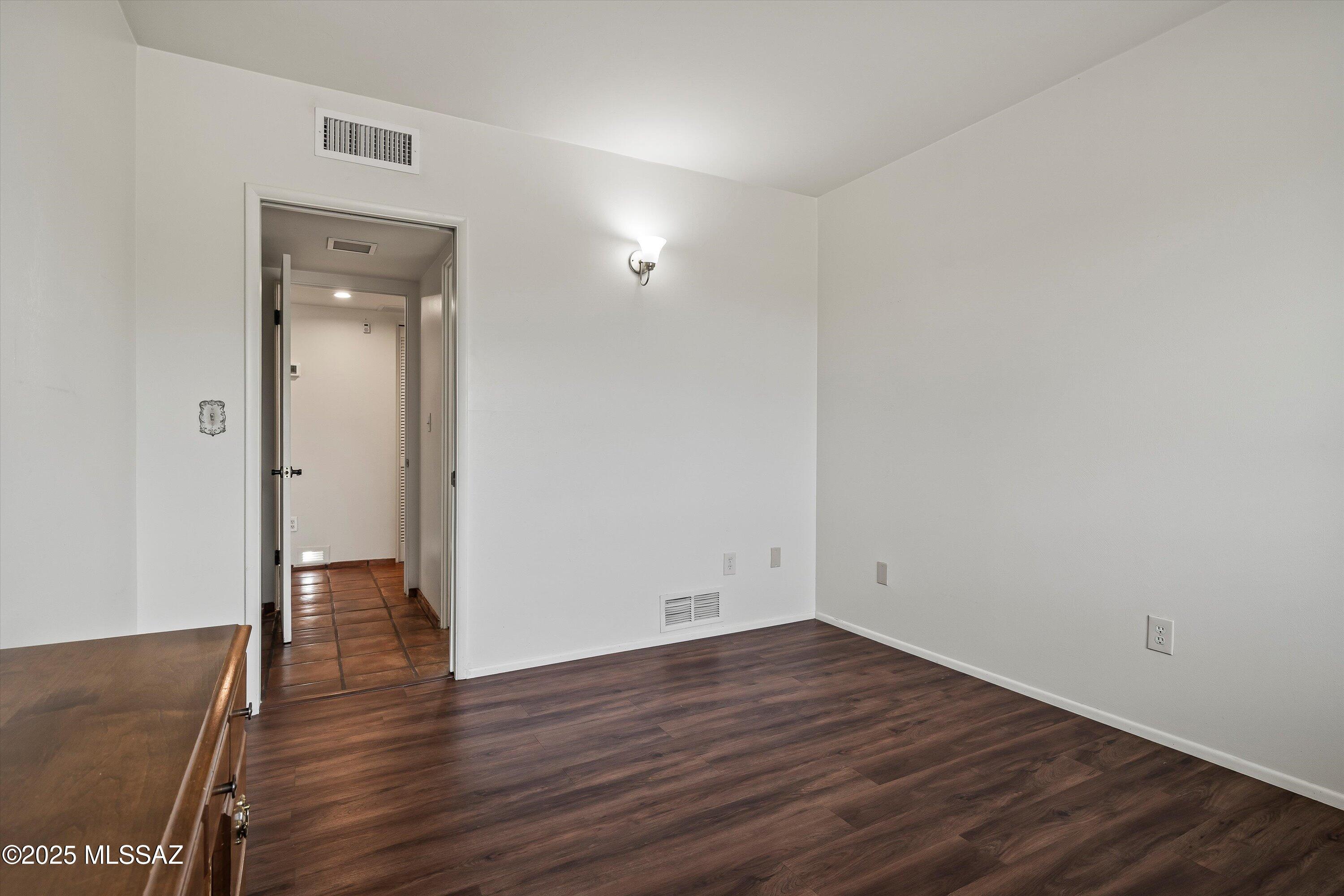 1601 West Sunset Road Tucson, AZ 85704 - Photo 31 of 47 31-Bedroom 3