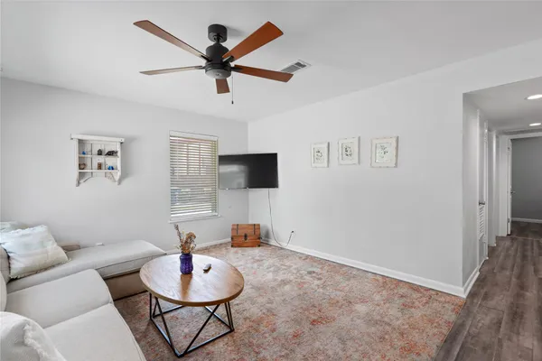 $400,000 | 8400 Sequoia Drive, Austin, TX 78758