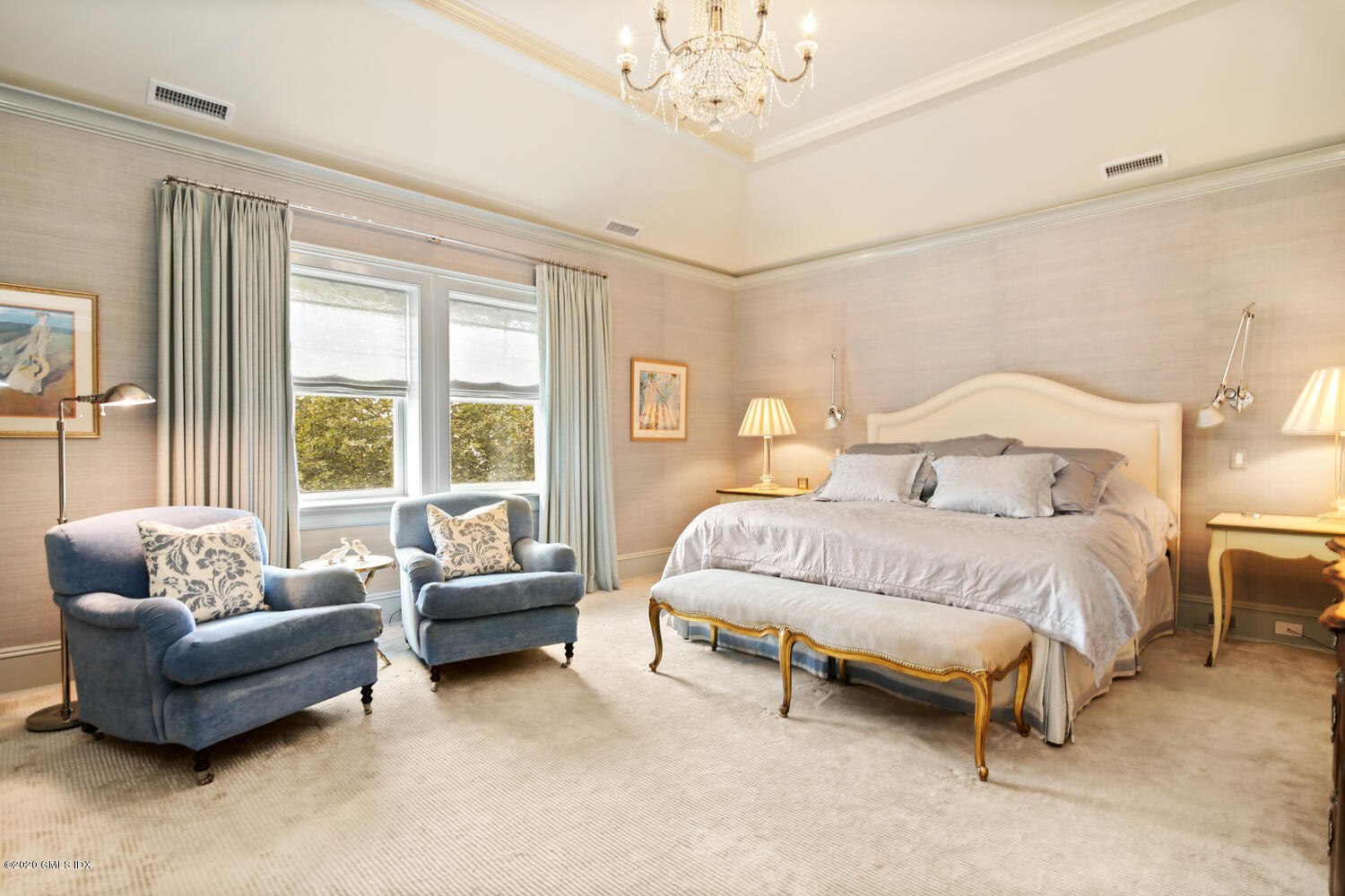 7 Finney Knoll Riverside, CT 06878 - Photo 14 of 30 a spacious bedroom with a bed and a couch