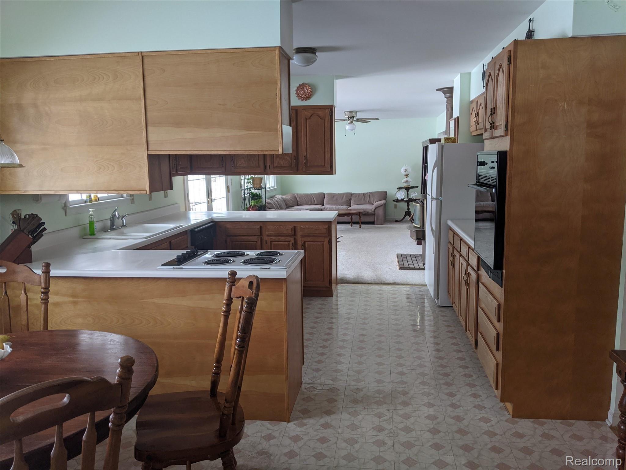 7375 Oakhill Road Clarkston, MI 48348 - Photo 11 of 24 PXL_20210228_171553972.jpg