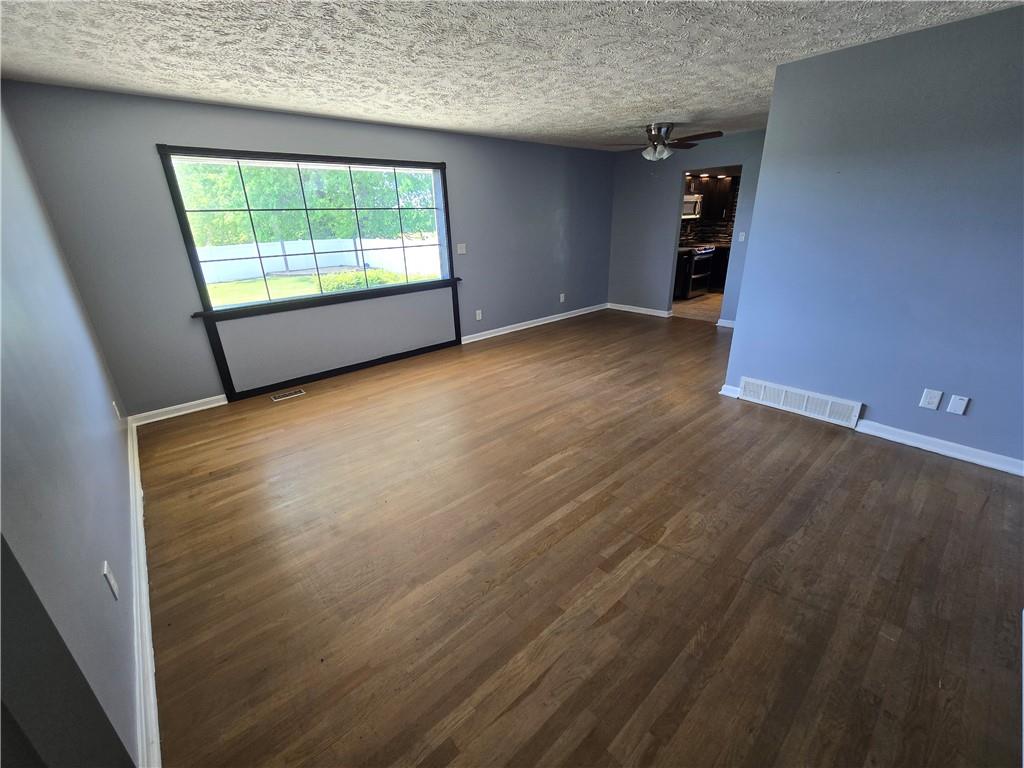 740 South Keel Ridge Road Hermitage, PA 16148 - Photo 8 of 33 an empty room with windows