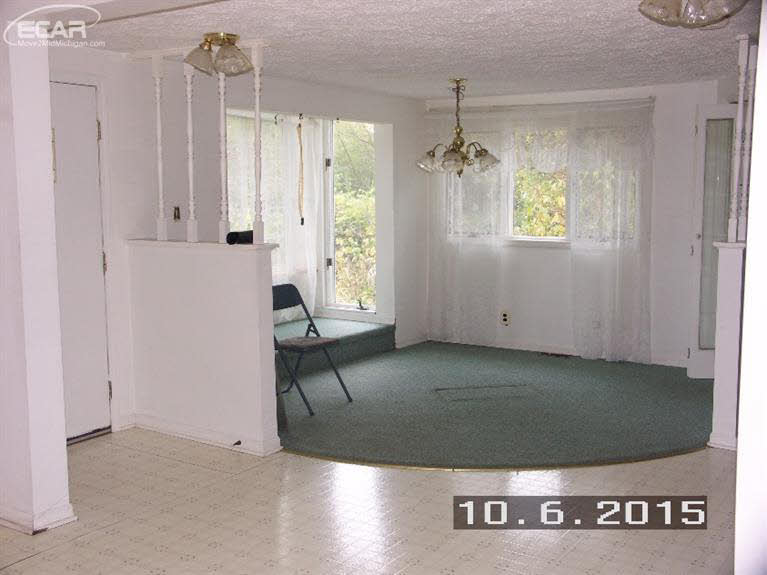 5521 Hollenbeck Road Columbiaville, MI 48421 - Photo 9 of 22 20436976-8.JPG