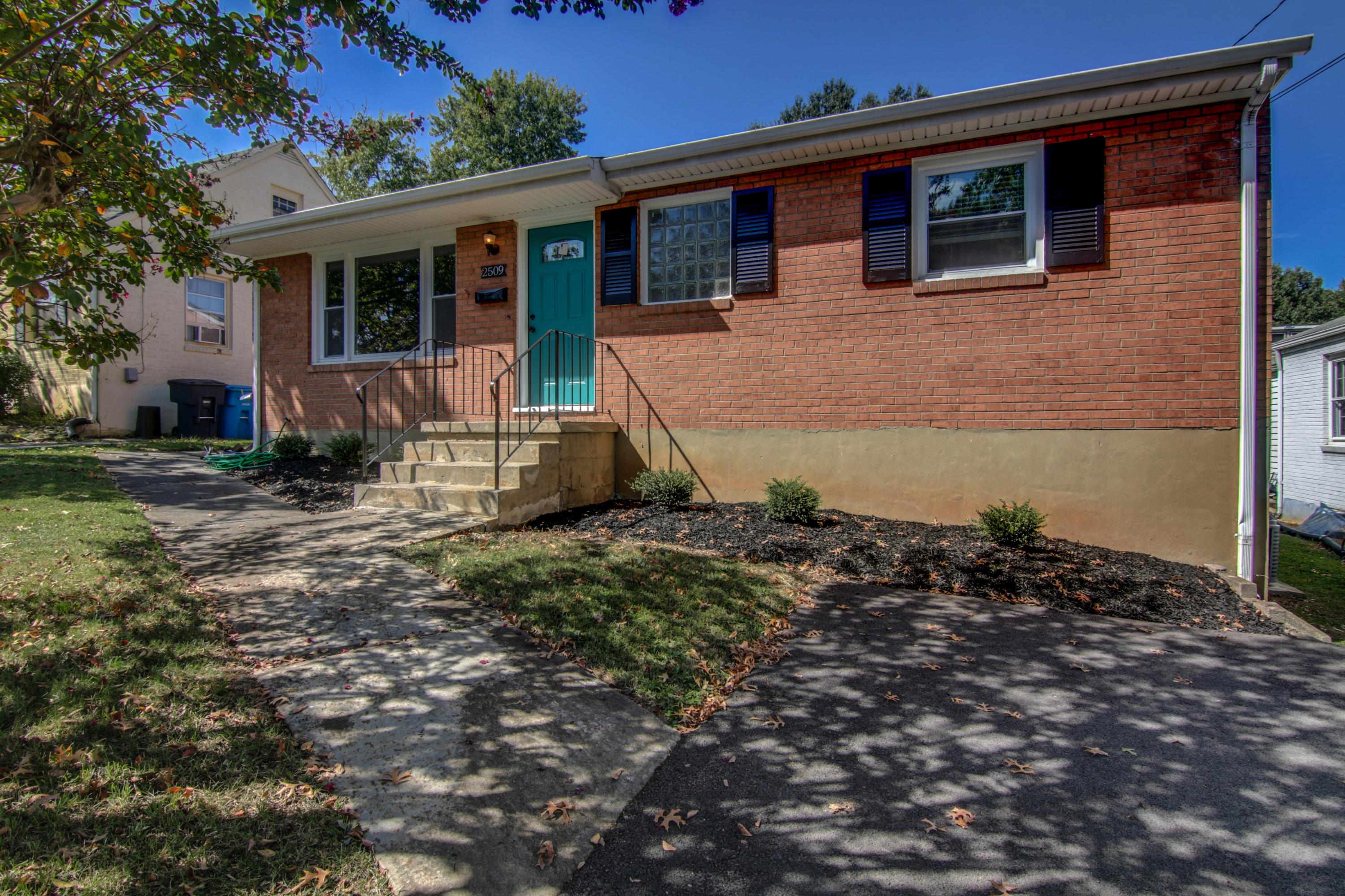 2509 Montvale Road Southwest Roanoke, VA 24015 - Photo 1 of 21 001-250023-2509 Montvale Road Southwest