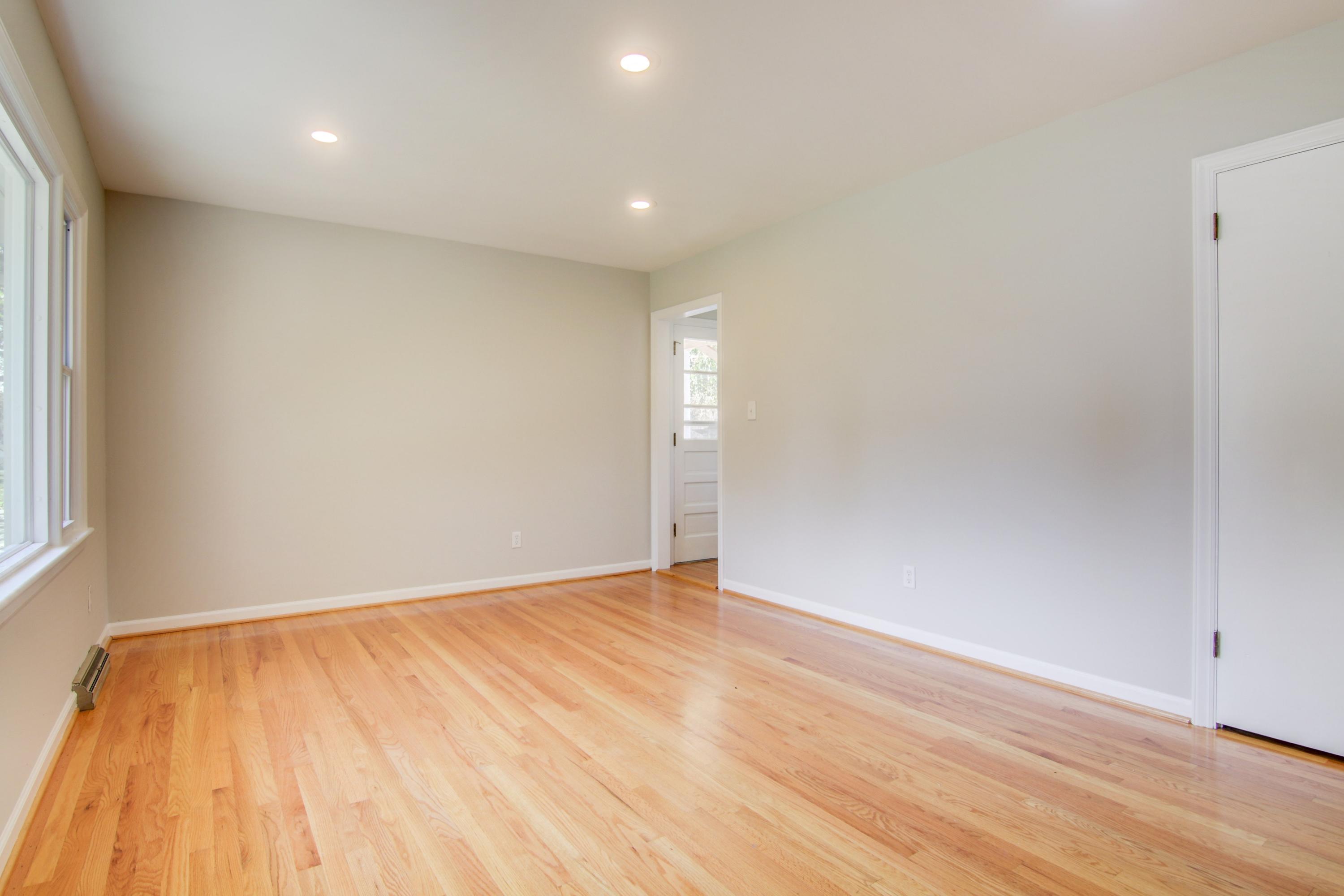 2509 Montvale Road Southwest Roanoke, VA 24015 - Photo 3 of 21 003-250023-2509 Montvale Road Southwest