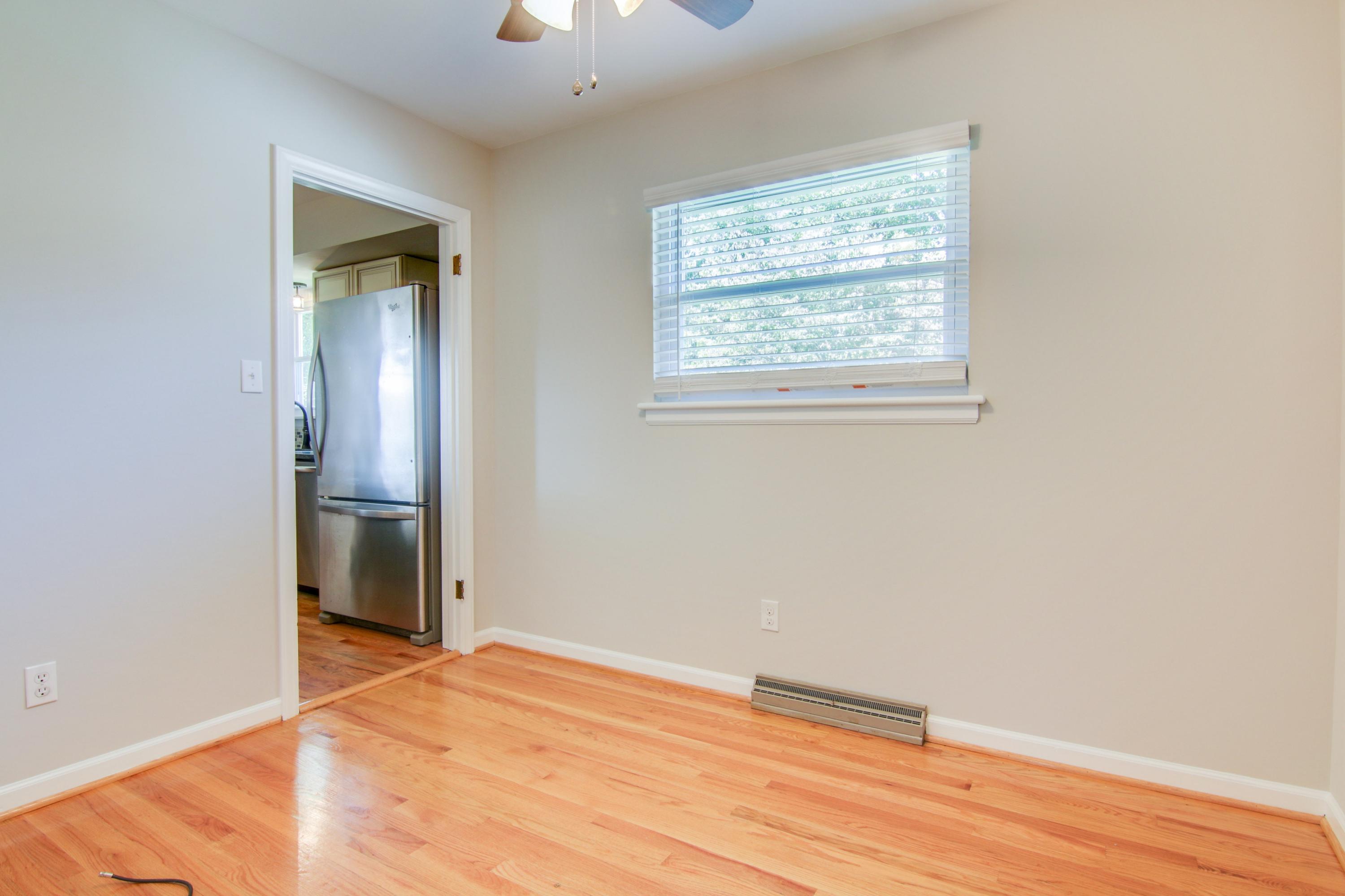 2509 Montvale Road Southwest Roanoke, VA 24015 - Photo 9 of 21 009-250023-2509 Montvale Road Southwest