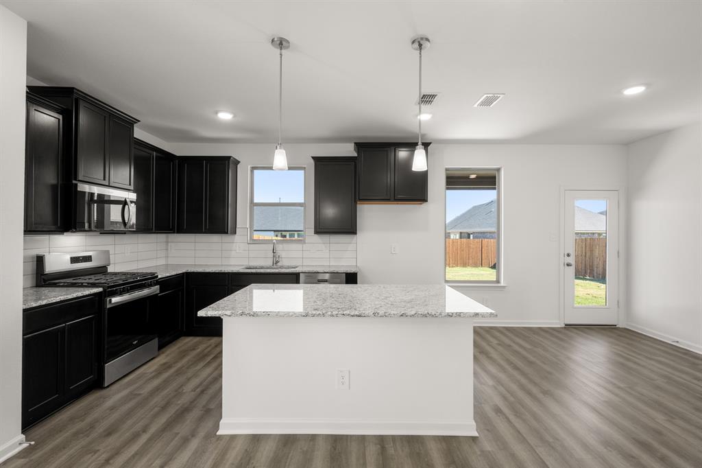 612 Godley Ranch Godley, TX 76044 - Photo 9 of 39 612 Godley Ranch- Kitchen-1