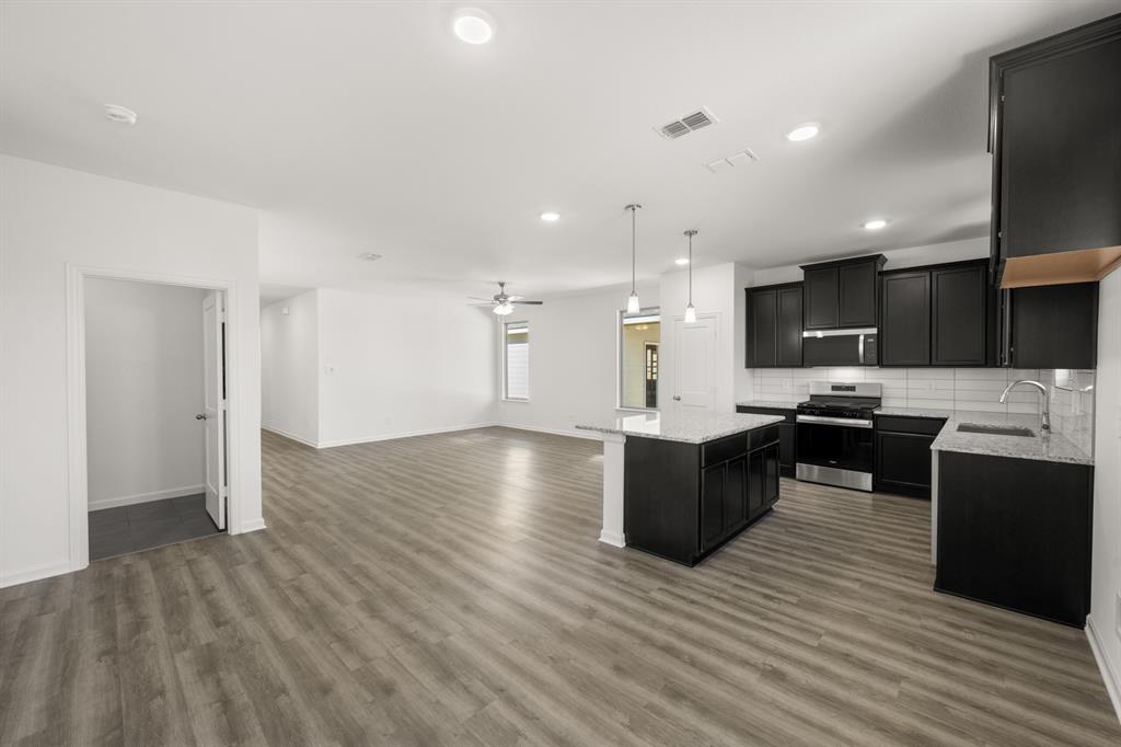 612 Godley Ranch Godley, TX 76044 - Photo 10 of 39 612 Godley Ranch- Dining-2